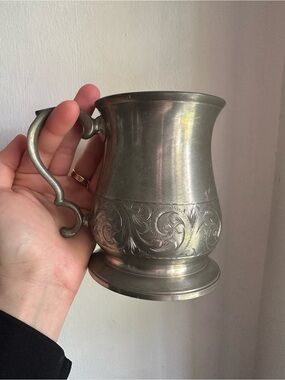 Crown & Rose cast Pewter Tankard Mug - Floral Design